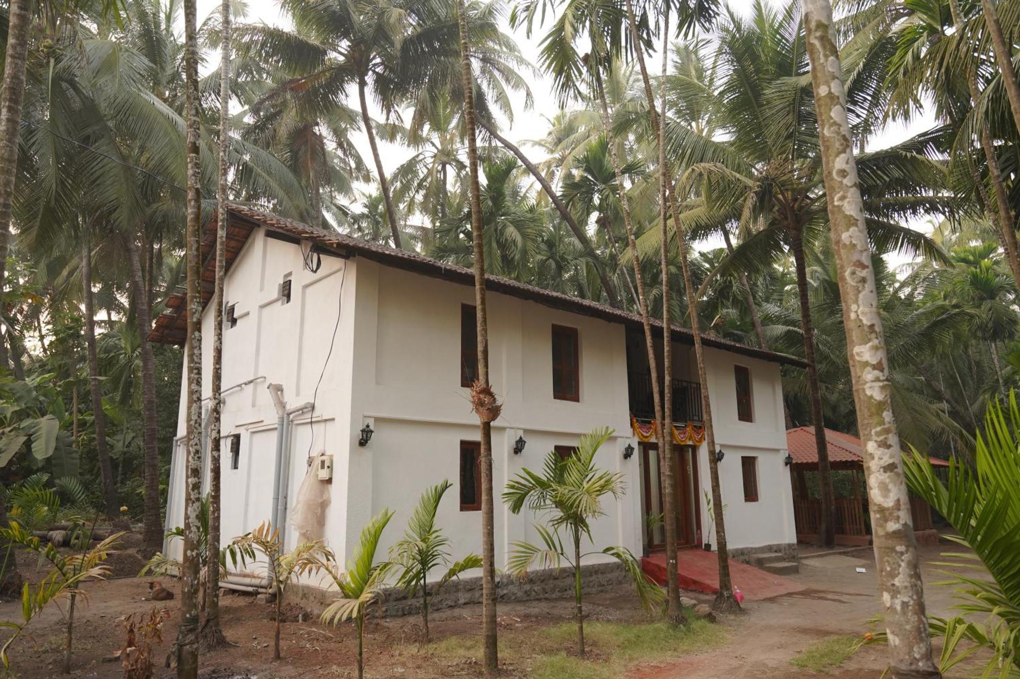 The Cocario Hotel Revadanda Exterior photo